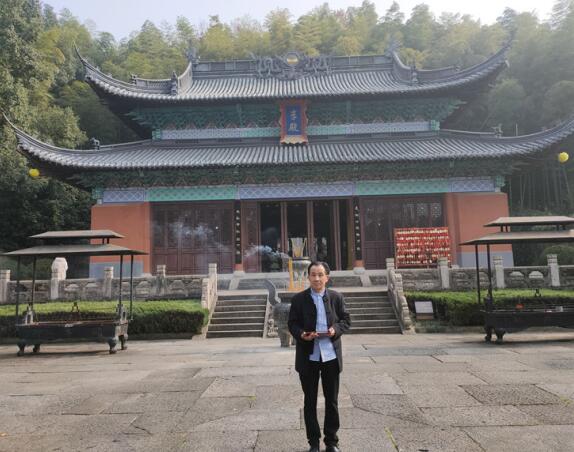 著名易道风水大师尉汤渺访禹